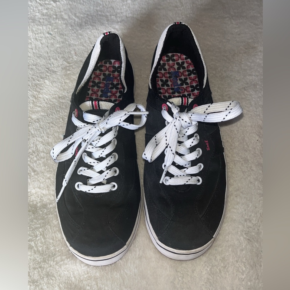 Keds Black and White Canvas Sneakers Classic Style - Picture 2 of 10
